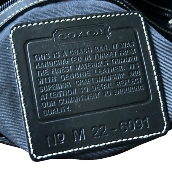 COACH Hampton Signature Clip Shoulder Bag - Picture 4 of 6